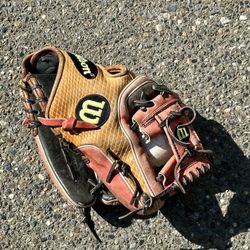 Wilson a 2K baseball glove
