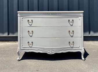 French Provincial Style 3-Drawer Chest - Free Delivery Tampa & Surrounding Areas