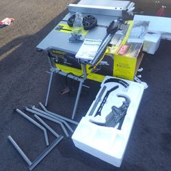 Ryobi 10-in Expandable Capacity Table Saw With Rolling Stand