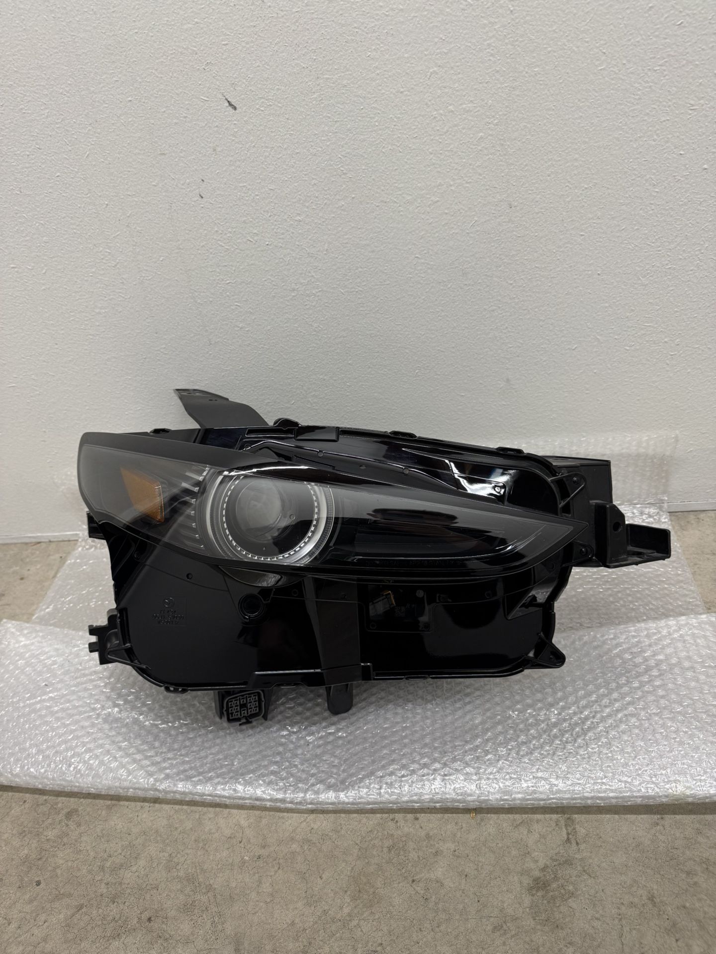 2020–2023 Mazda CX-30 Right LED Headlight OEM DGJ1-67890 Excellent Condition