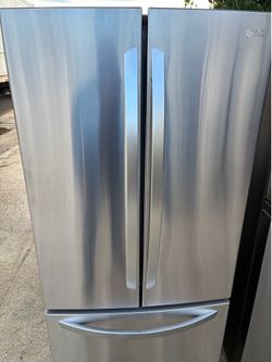 REFRIGERATOR LG 30” 3 Doors