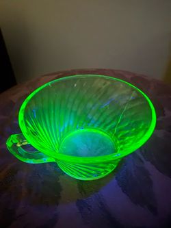 Vintage Anchor hocking green uranium tea cup