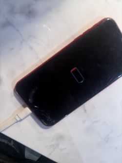 iPhone 11 64 GB (broken screen)