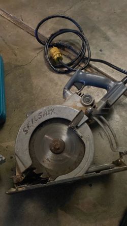 Skilsaw 7 1/4” worm drive saw