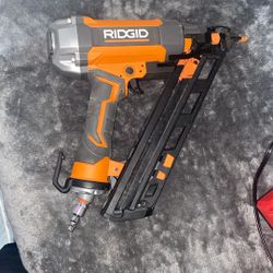 Ridgid 15 Gauge Nail Gun 
