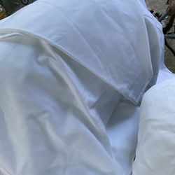 Caterers! 2 round white tablecloths