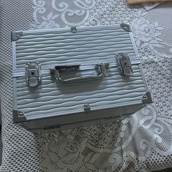 Make up box