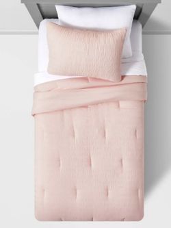 Target “Pillow Fort” Twin Comforter and Sham