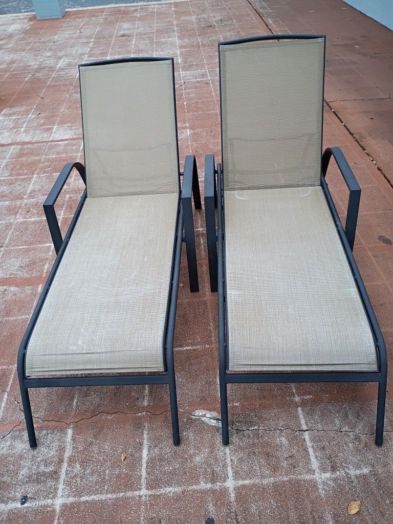 Pool Lounge Chairs Your Choice 