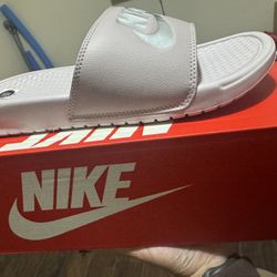 Nike Womens Victori One Slide Sandals