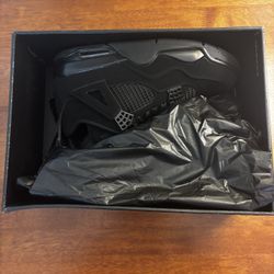 Black Cat Jordan 4