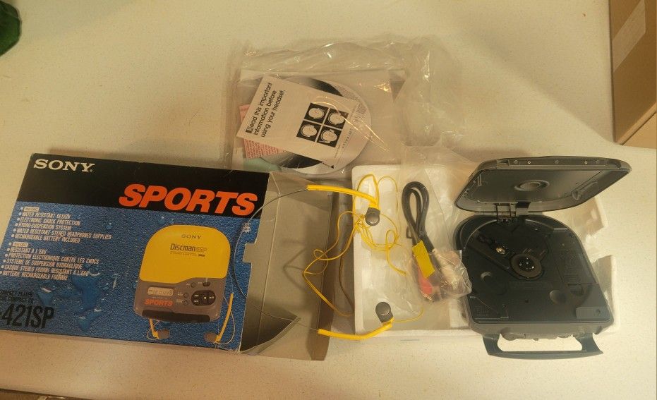Vintage Sony Sports Discman D-421SP Portable CD Player Digital Display in Box. The Vintage Sony Sports Discman D-421SP Portable CD Player is a 1st Gen