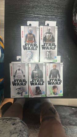 5 collectible Star Wars figures