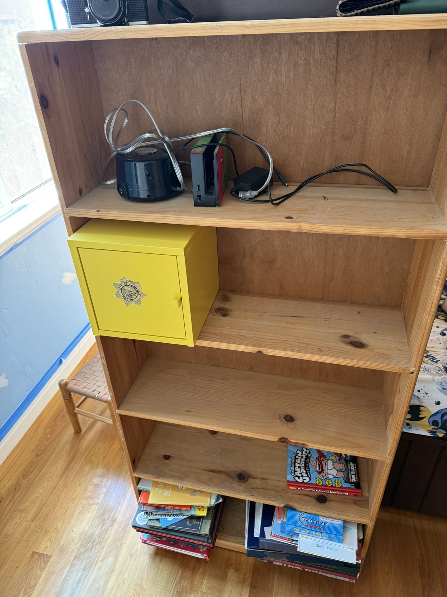 FREE BOOKSHELVES