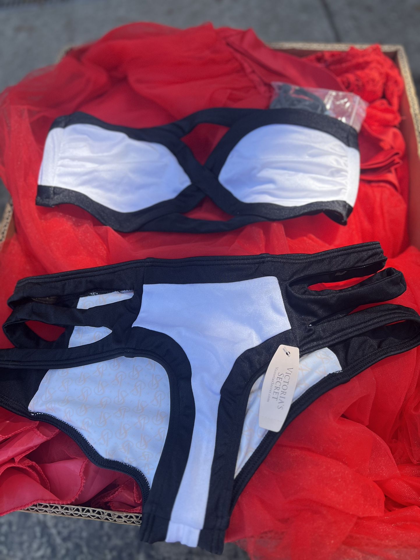 Brand New Victoria Secret Swimsuit Size Small