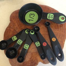 Measuring Cups/Spoons