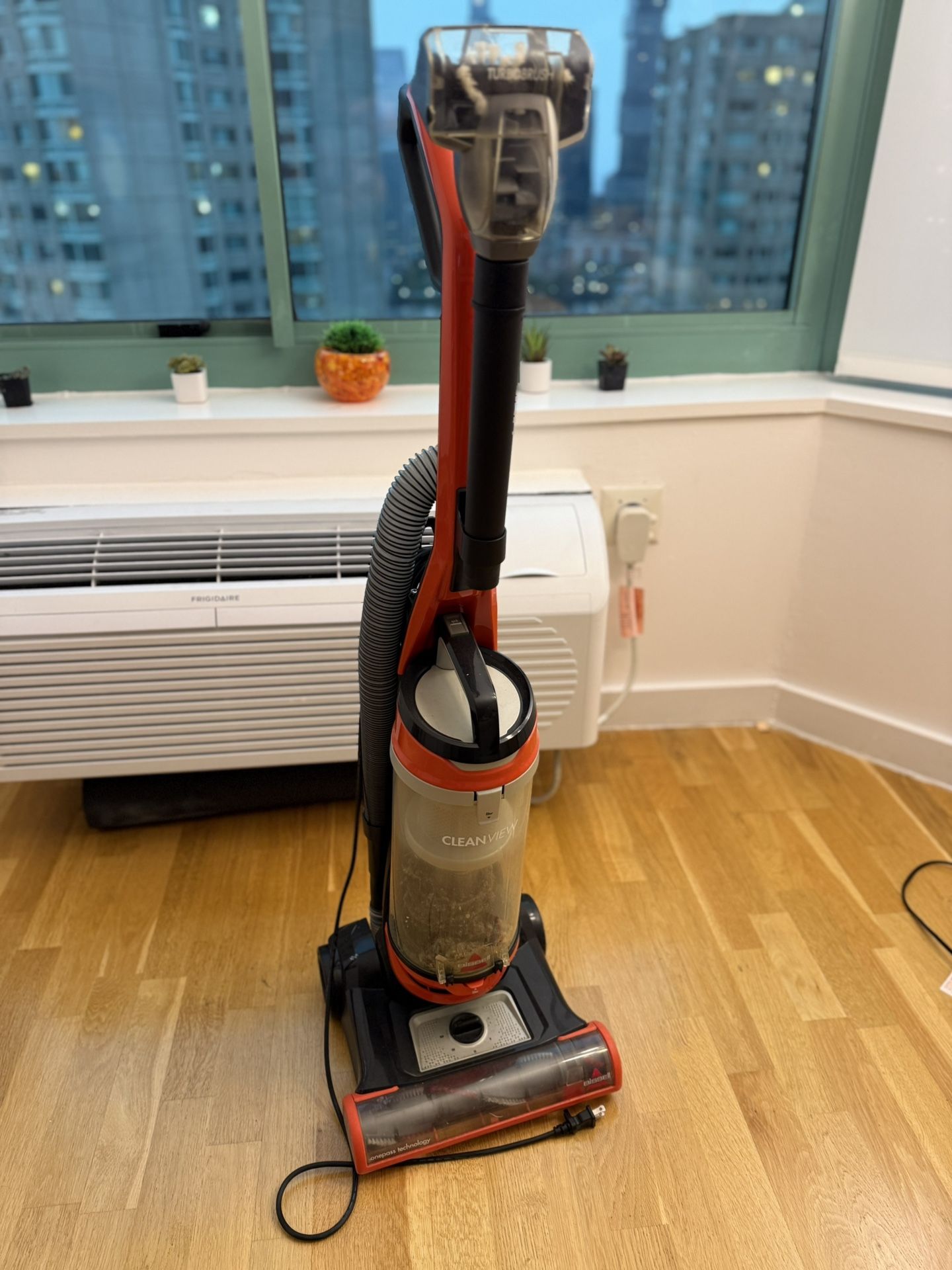 BISSELL Vacuum Cleaner