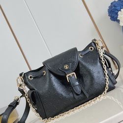 Fashionable women's shoulder bag
