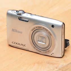 Nikon Coolpix S3100 Digital Camera