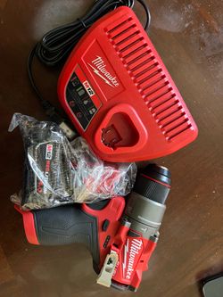 Milwaukee M12 Drill Set