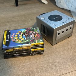 Nintendo GameCube Console (Model DOL-101 / Analog Only) + 5 Game Bundle