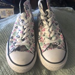 Girls Converse White With Hearts  Sz 3