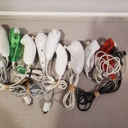 Nintendo Wii Numchucks 