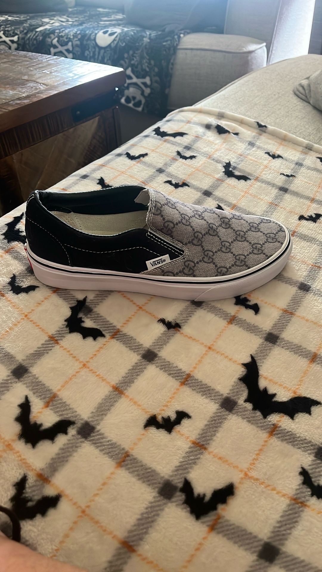 GG Vans US Men’s 7.0 US Woman’s 8.5