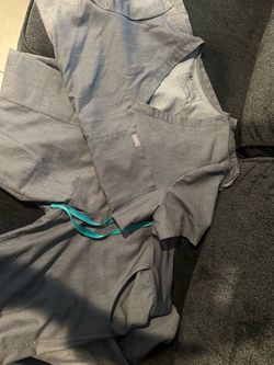Figs scrubs