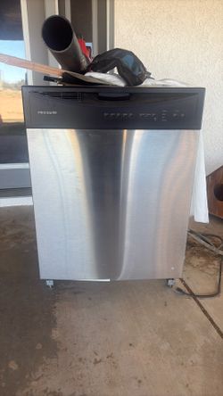 Dish washer