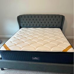 KING Dreamcloud Premier Rest Mattress - Like New ! 
