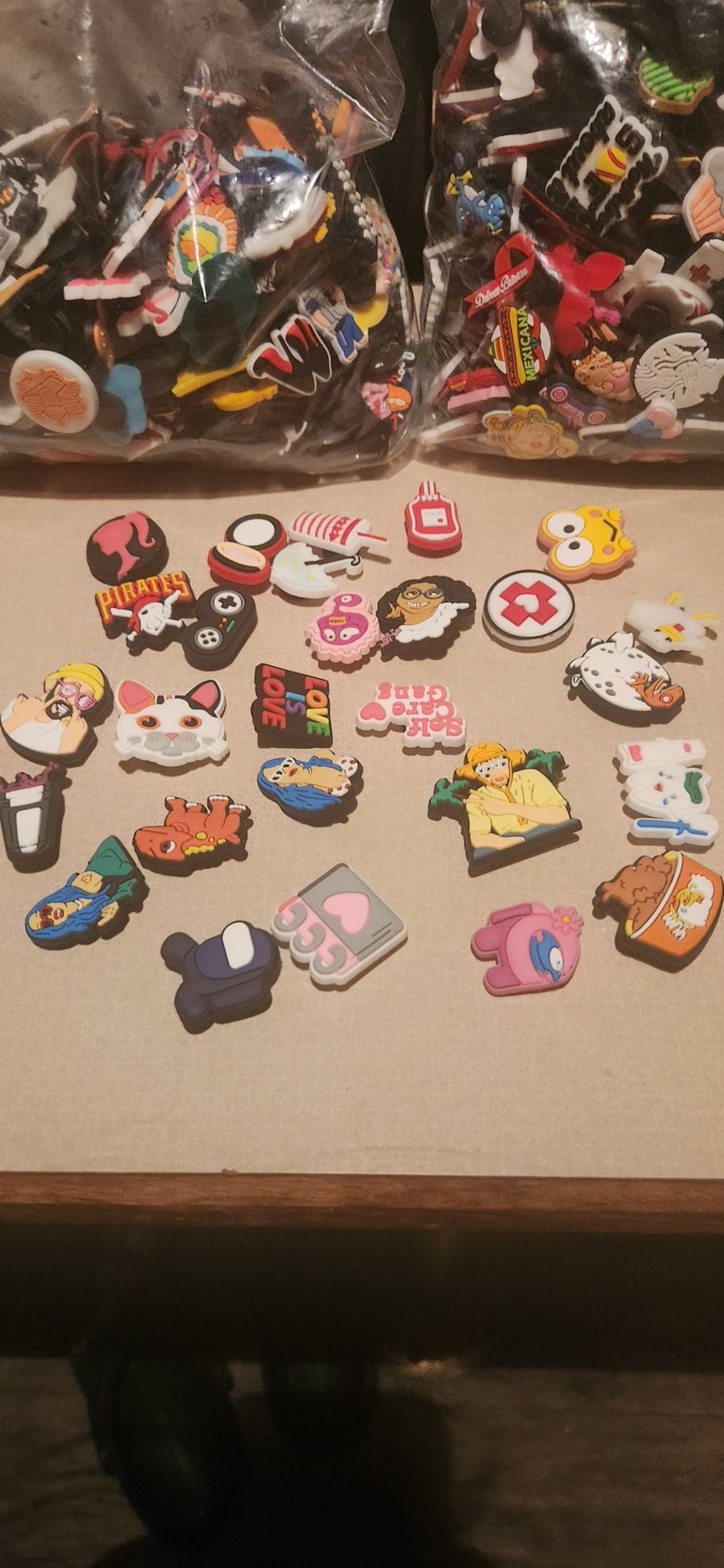 CROC CHARMS More Than 1,000 Pieces NEW