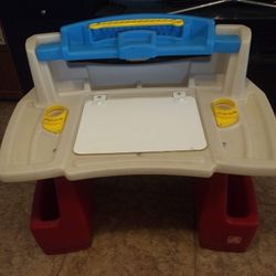 Step2 Art Desk Deluxe
