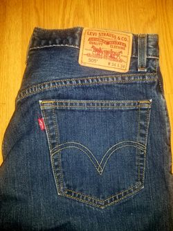 Levi 505 jeans..size 34x34 mens...Great condition!!