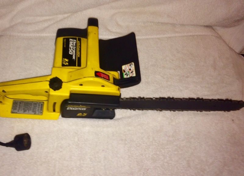 Chainsaw - McCulloch Electramac EM250, 2.5 HP