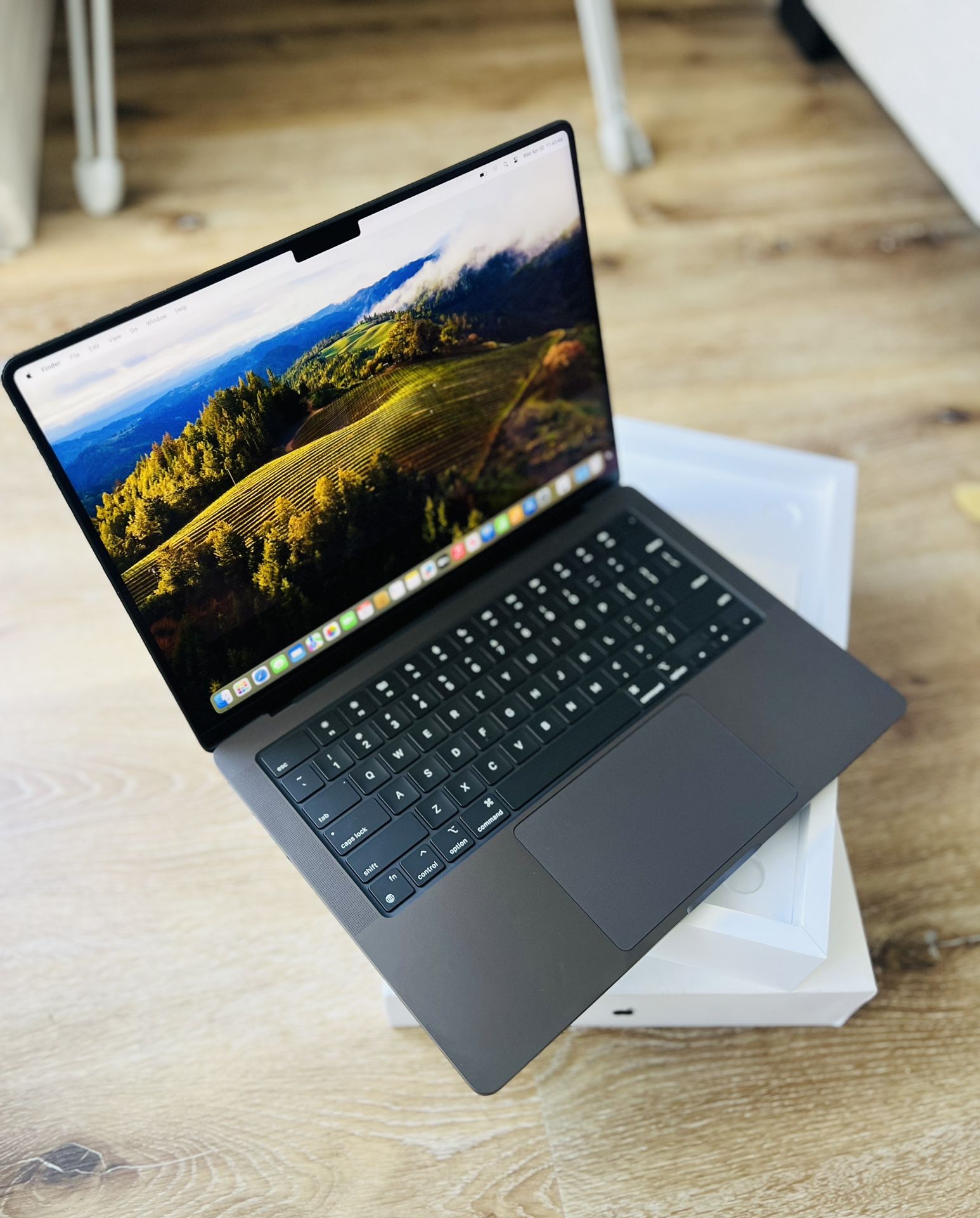 Macbook pro m3 chip 18Gb memory 512Gb Storage