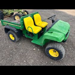 John Deere Gator