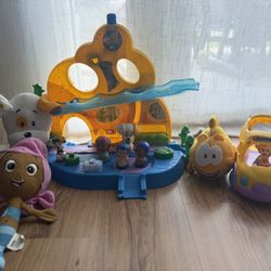 Bubble Guppies School And Bus