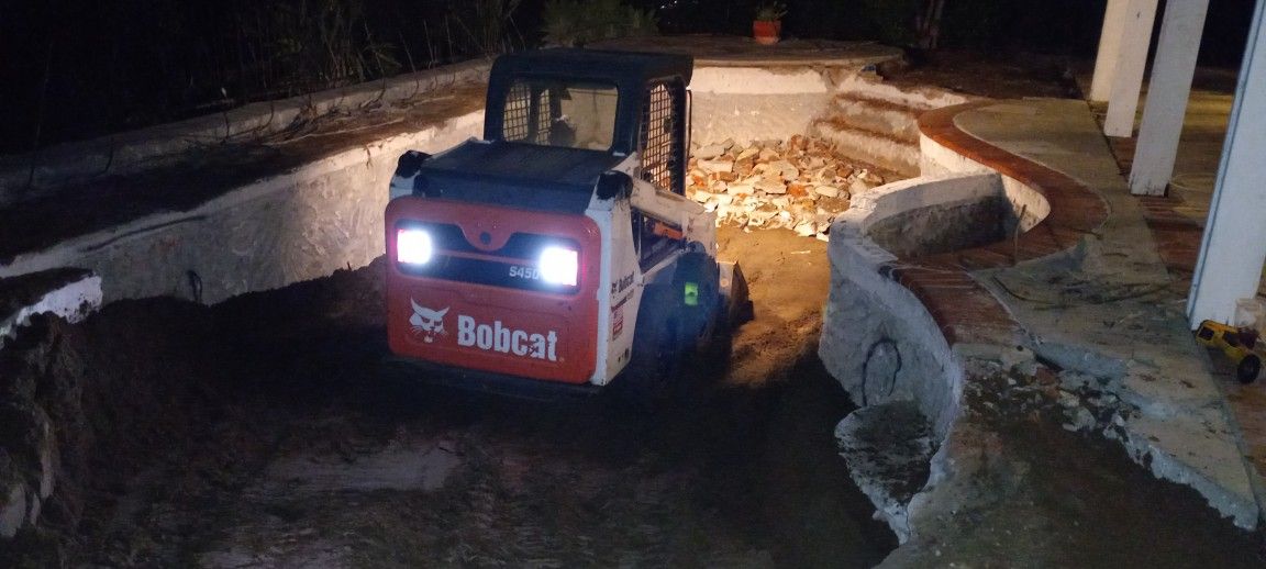 Bobcat/skidsteer/Demolition