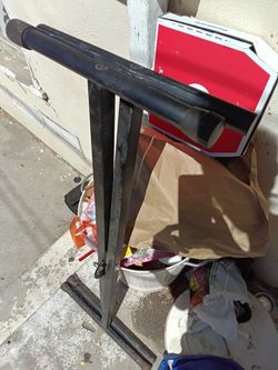 Black Metal Stand with Horizontal Bar
