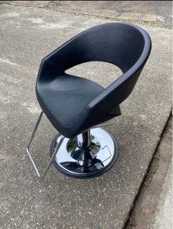 Tamara Belmont Salon Styling Chair