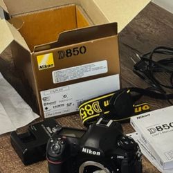 Nikon D850 digital camera body with box, strap, battery and charger. 