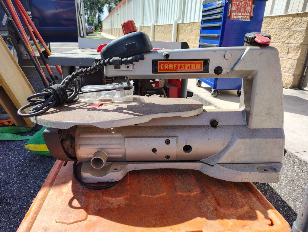 CRAFTSMAN 16" Variable Speed Scroll Saw (Model 137.216100)