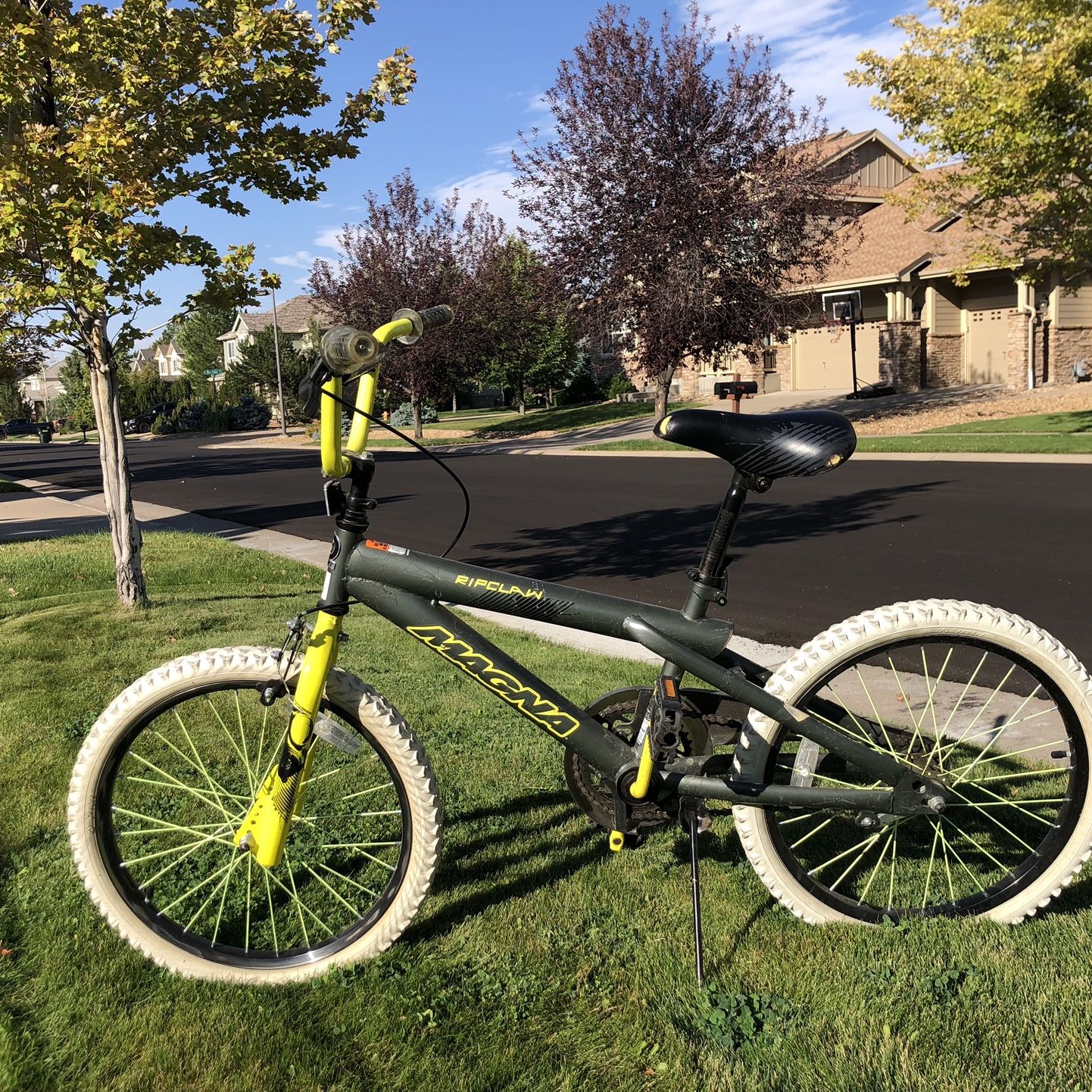 Magna Ripclaw BMX Bike Excellent Condition Ready to Ride for Sale in Aurora CO OfferUp