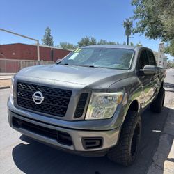 2017 Nissan Titan