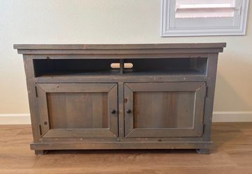 Wood TV Console w/storage