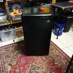Medium Size Refrigerator 34" Inches Height 19" Inches Wide 17" Inches Depth Good Condition Like New Clean Inside And Outside $50