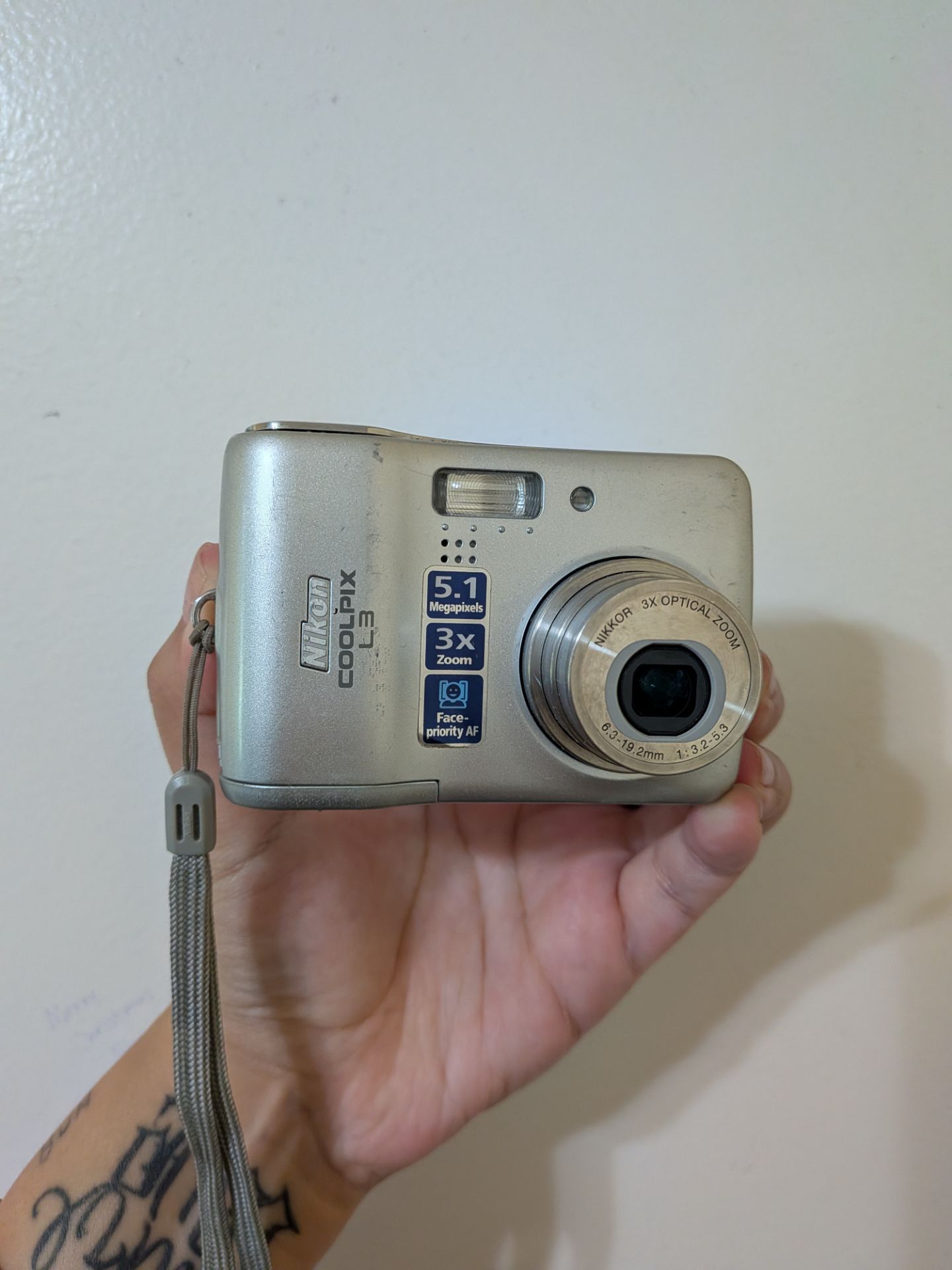 Nikon Coolpix L3 Silver Point and Shoot Digital Camera