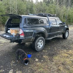 2nd Gen Tacoma 6ft Bed Snugtop Canopy W/wing-doors And Carpeted