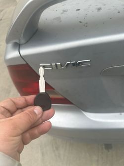 Car Keys N Remotes/ Llaves Con Control